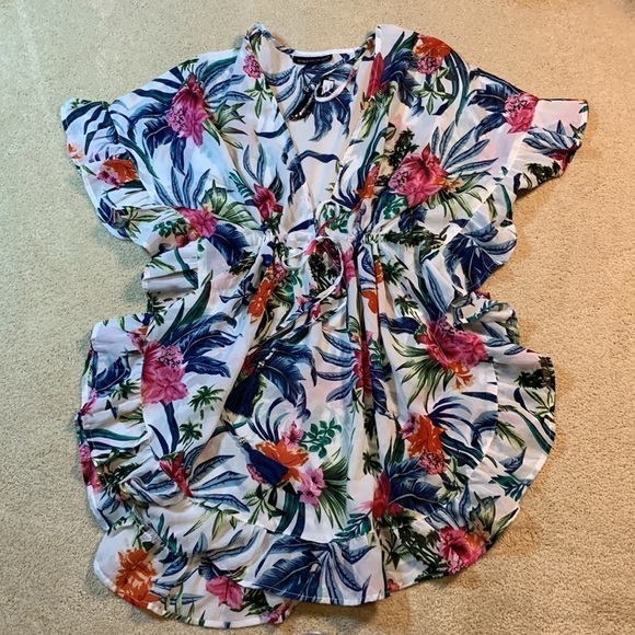Club Z Collection Swim Cover up Size M Medium Tropical Print - Picture 1 of 11